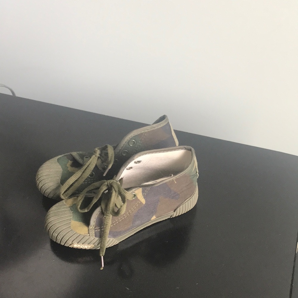 Kids shoes from Kenya Size 32